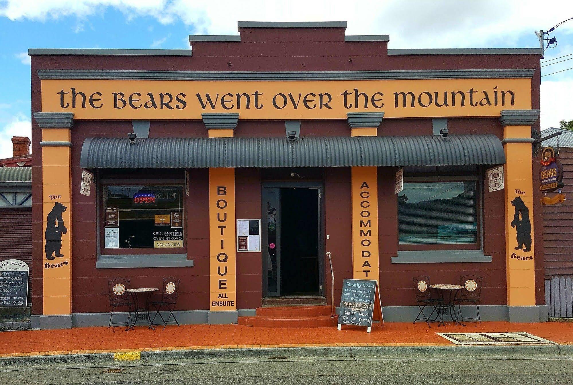 The Bears Went Over The Mountain Geeveston Buitenkant foto